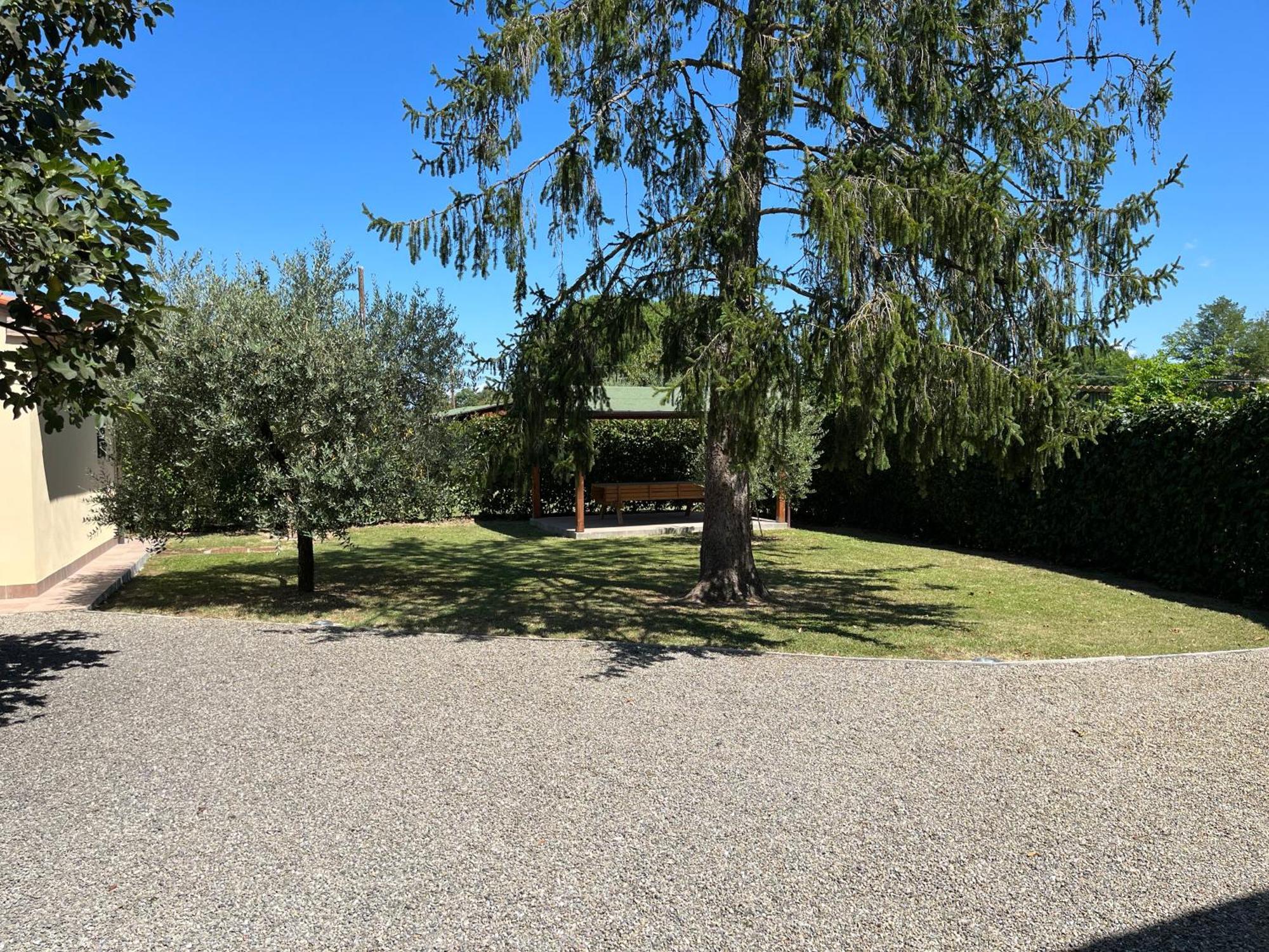Holiday House La Rosa Terricciola エクステリア 写真